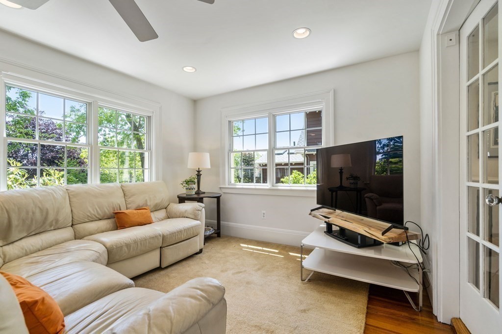 89 Townsend Road Belmont, MA 02478 - Photo 8 of 42 Gallery Image 8
