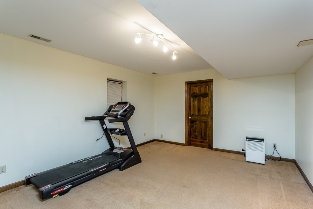 1249 Crescent Road South Harrisonburg, VA 22801 - Photo 36 of 49 Gallery Image 36