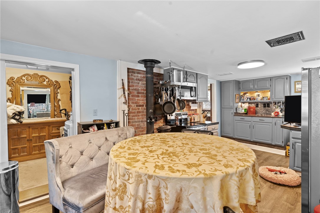 246 Nelson Capwell Road Coventry, RI 02827 - Photo 11 of 31