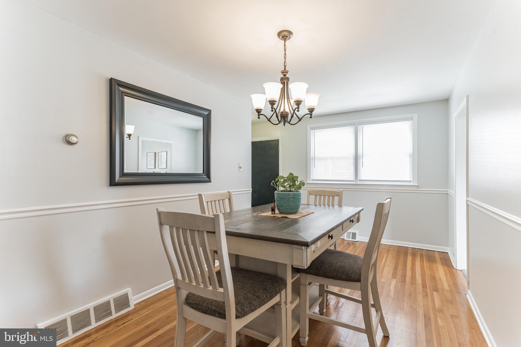 7338 Hill Road Philadelphia, PA 19128 - Photo 12 of 33 Dining Room