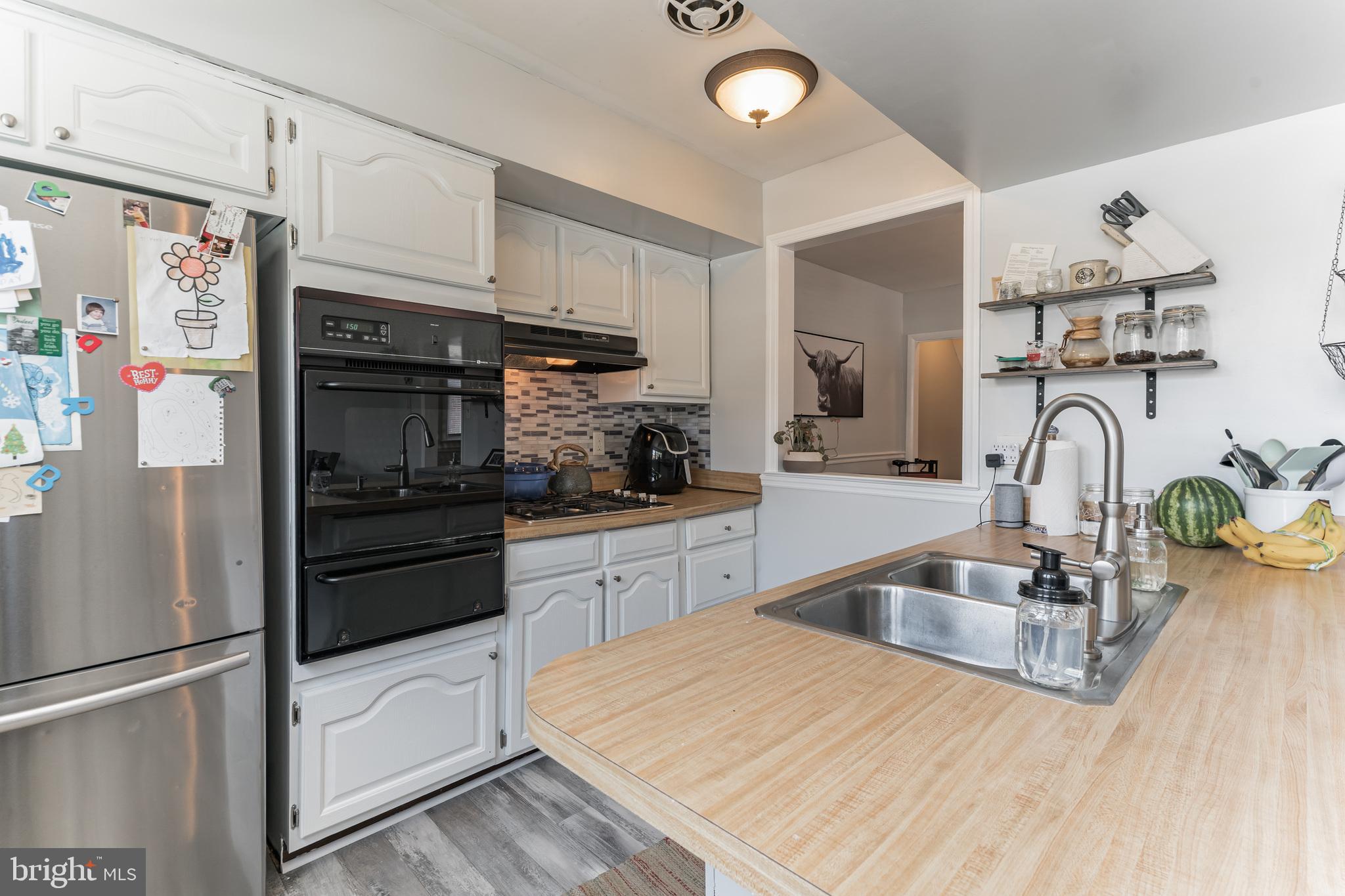 7338 Hill Road Philadelphia, PA 19128 - Photo 16 of 33 Kitchen