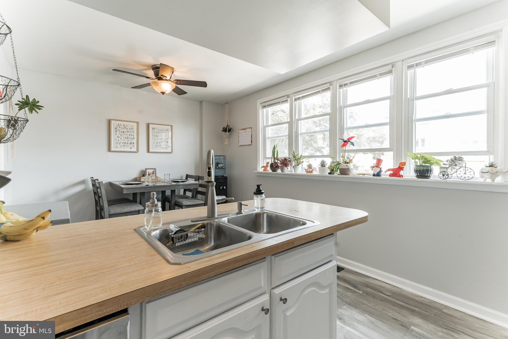 7338 Hill Road Philadelphia, PA 19128 - Photo 18 of 33 Kitchen