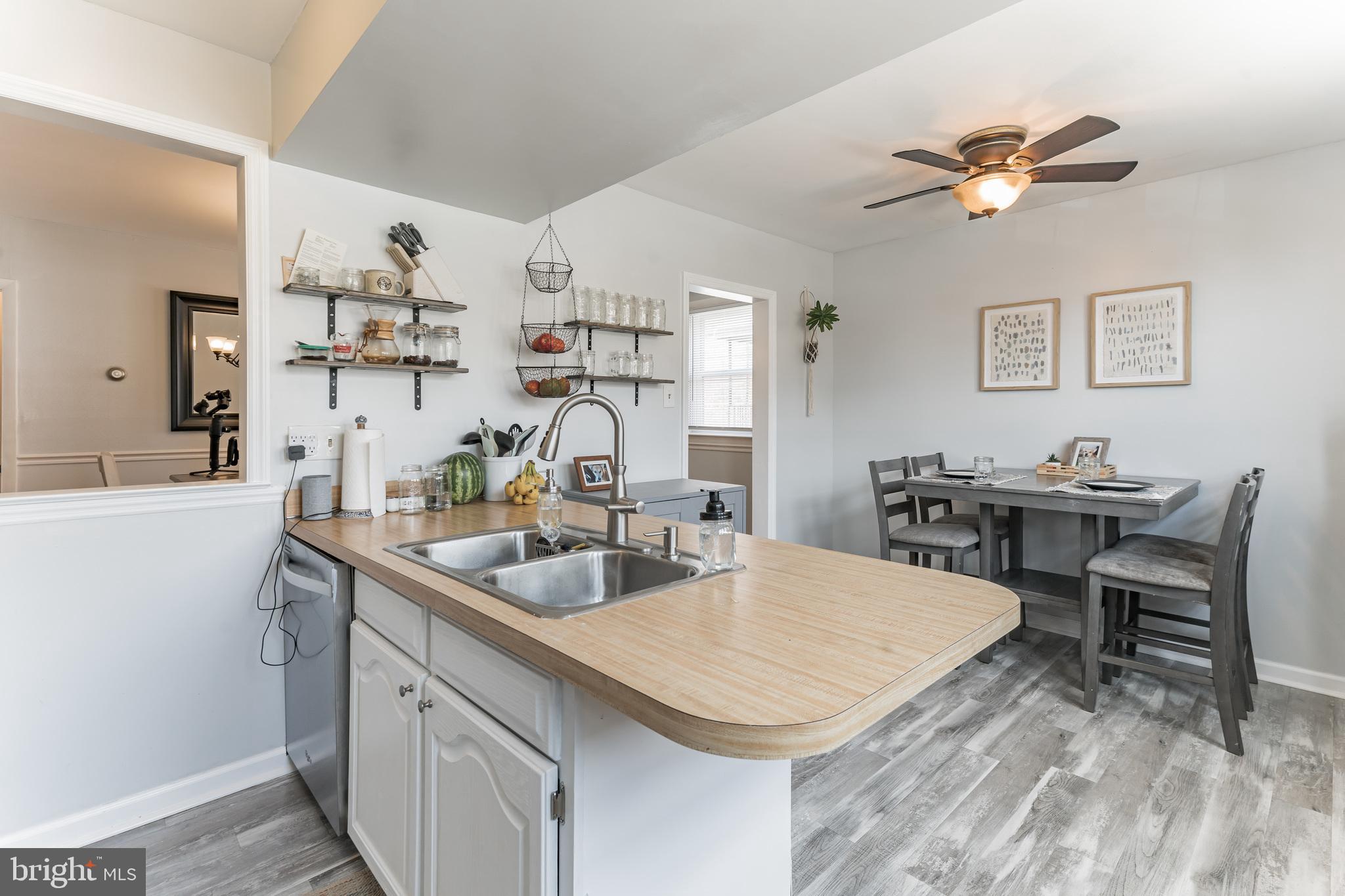 7338 Hill Road Philadelphia, PA 19128 - Photo 19 of 33 Eat-In Kitche