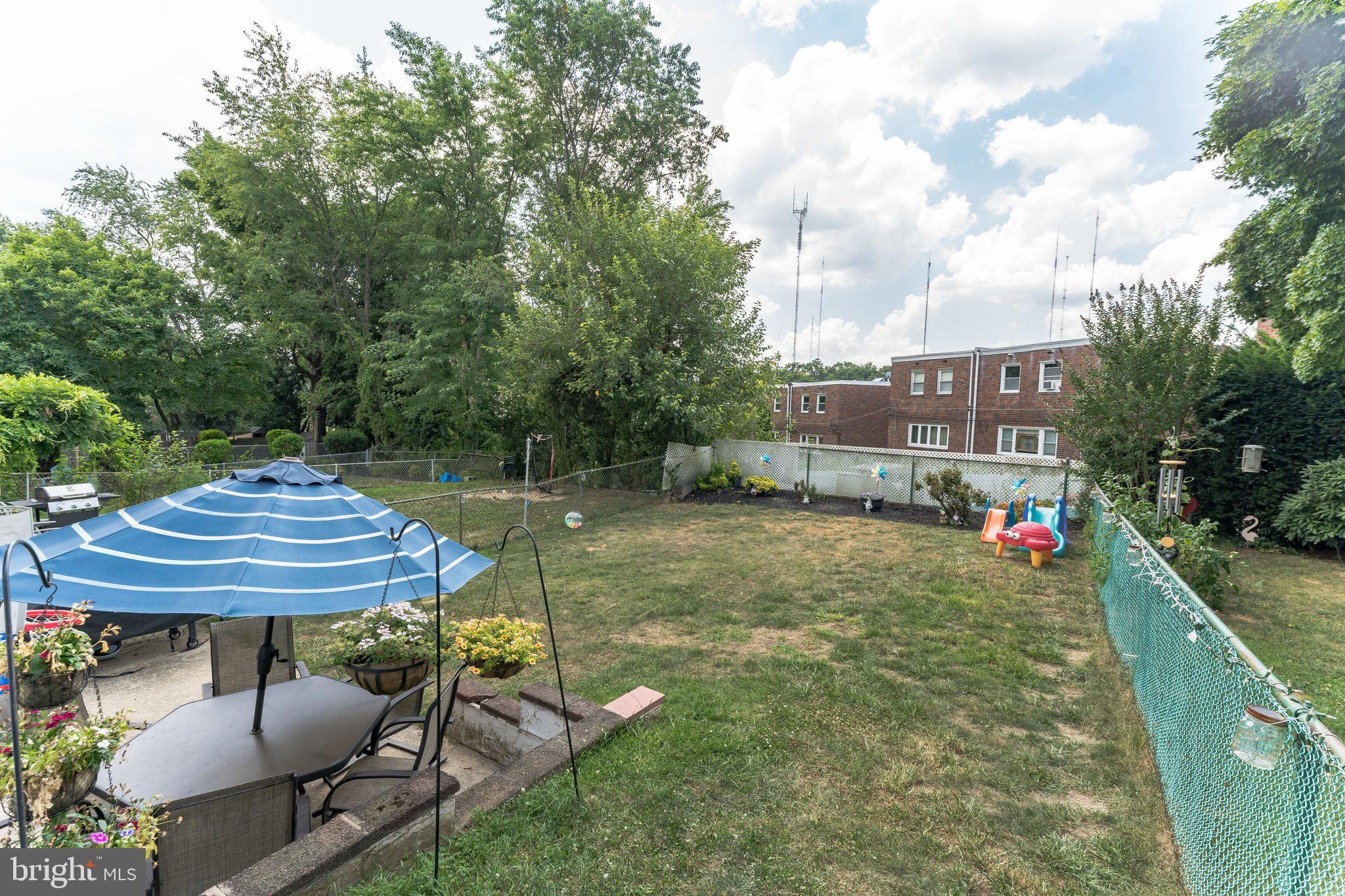 7338 Hill Road Philadelphia, PA 19128 - Photo 3 of 33 Backyard
