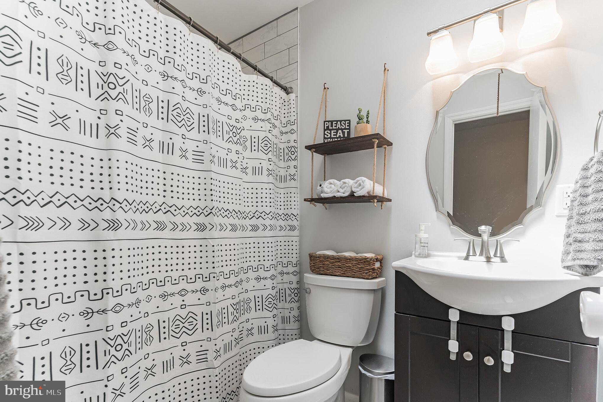 7338 Hill Road Philadelphia, PA 19128 - Photo 31 of 33 Full Hall Bathroom