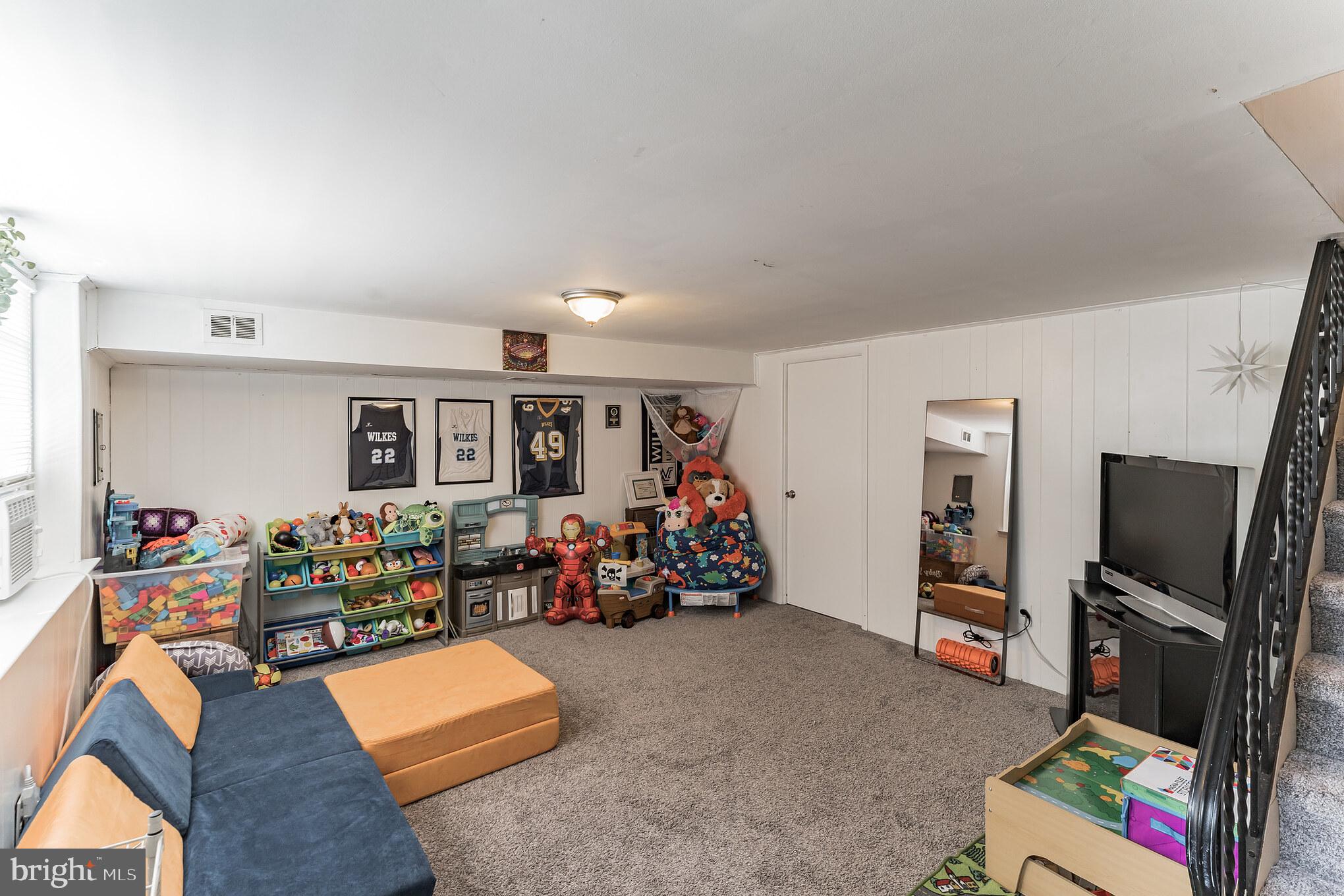 7338 Hill Road Philadelphia, PA 19128 - Photo 32 of 33 Finished Basement