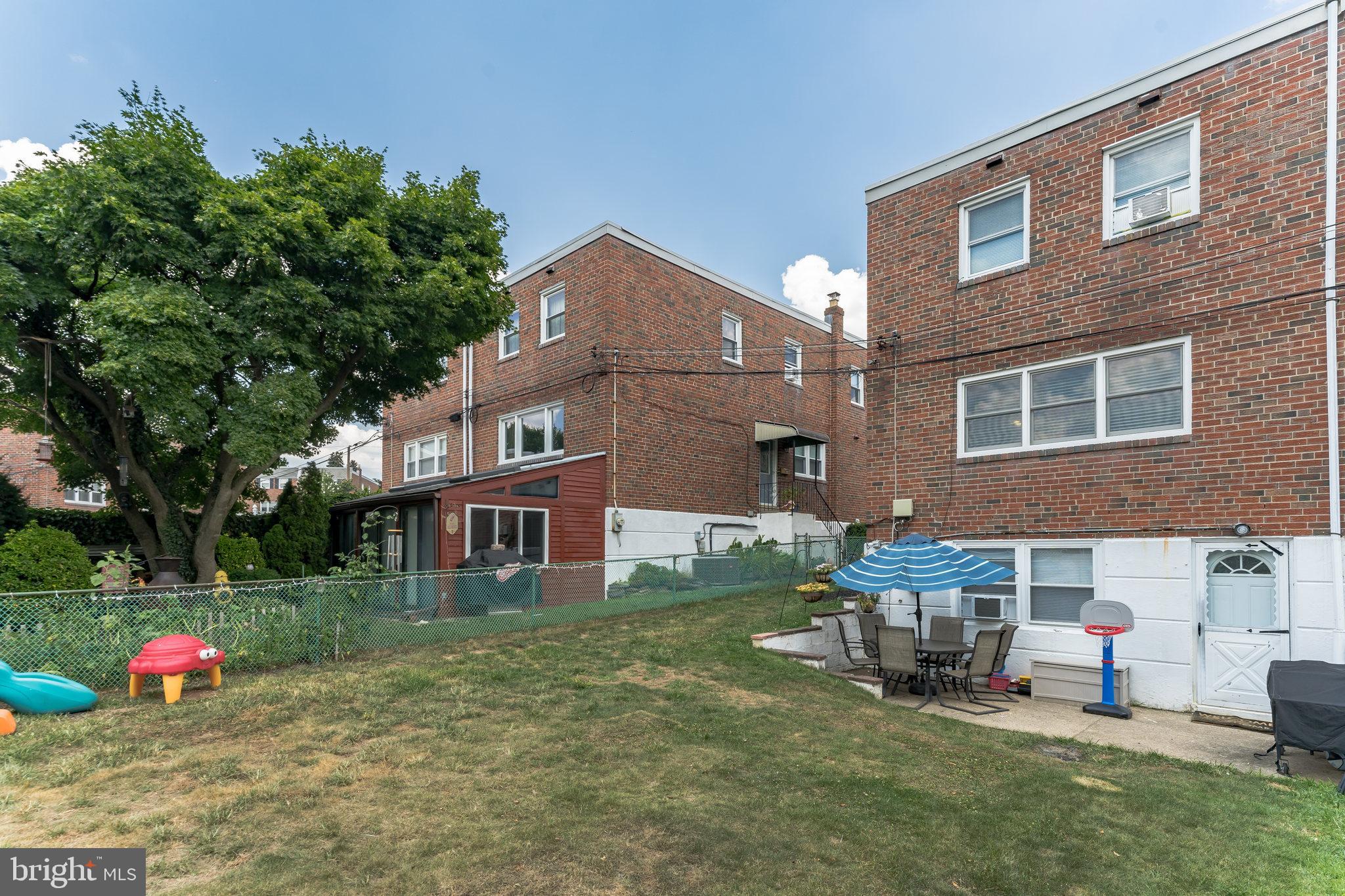 7338 Hill Road Philadelphia, PA 19128 - Photo 4 of 33 Rear Exterior