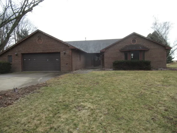 $359,900 | 153 Lake Road, Seymour, IL 61875