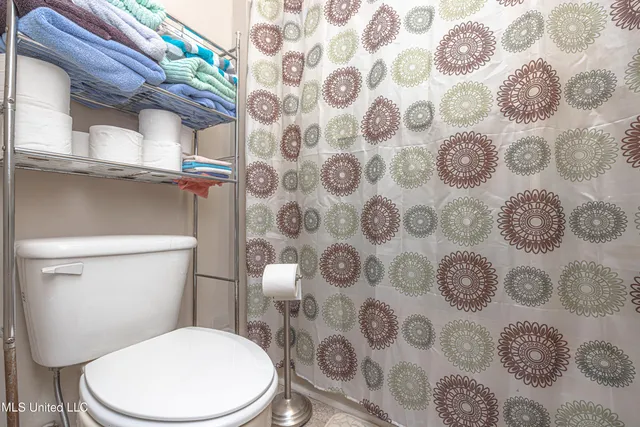 $116,000 | 4 River Oaks Place, Unit A, Jackson, MS 39211