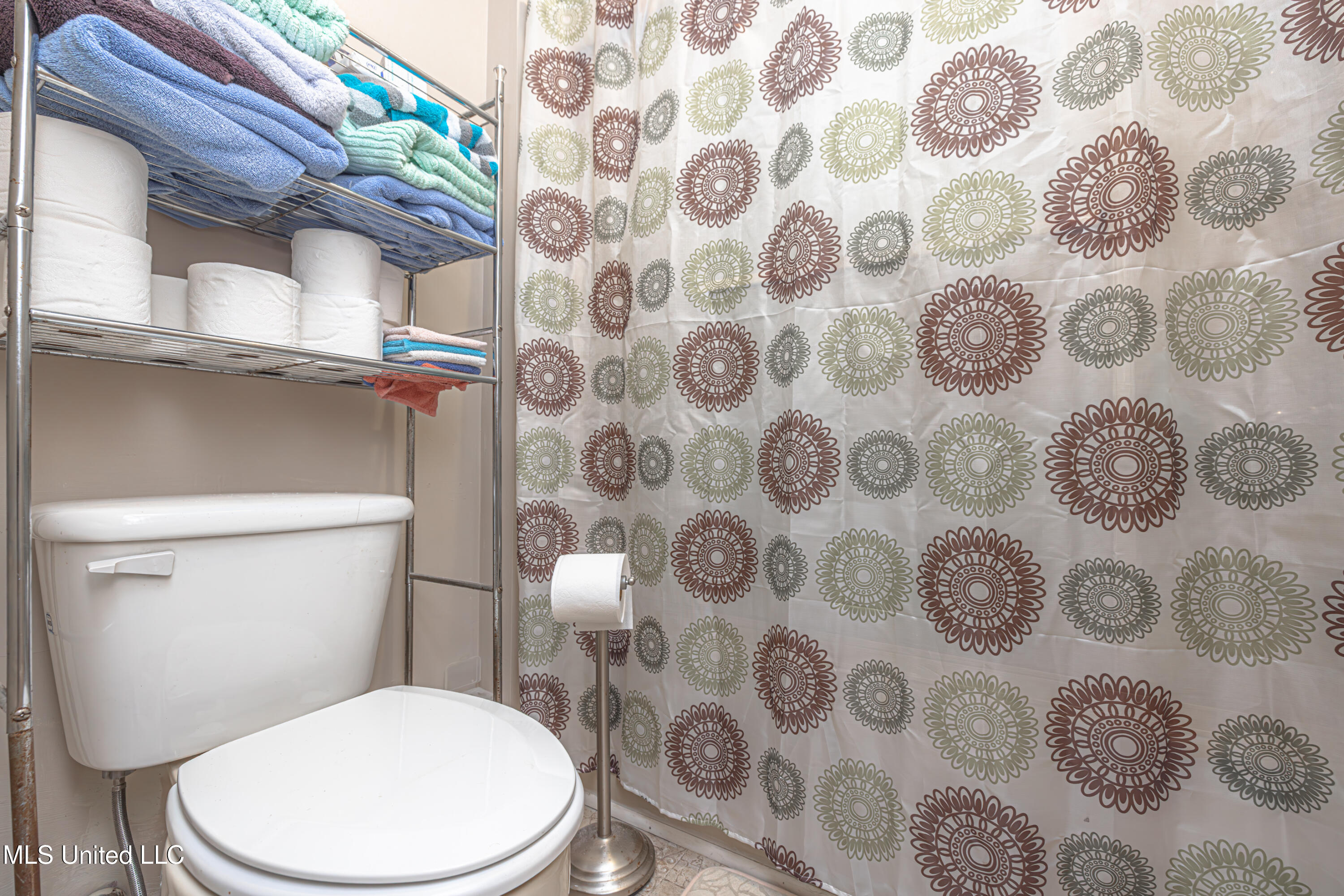 4 River Oaks Place, Unit A Jackson, MS 39211 - Photo 16 of 20 1R4A0708