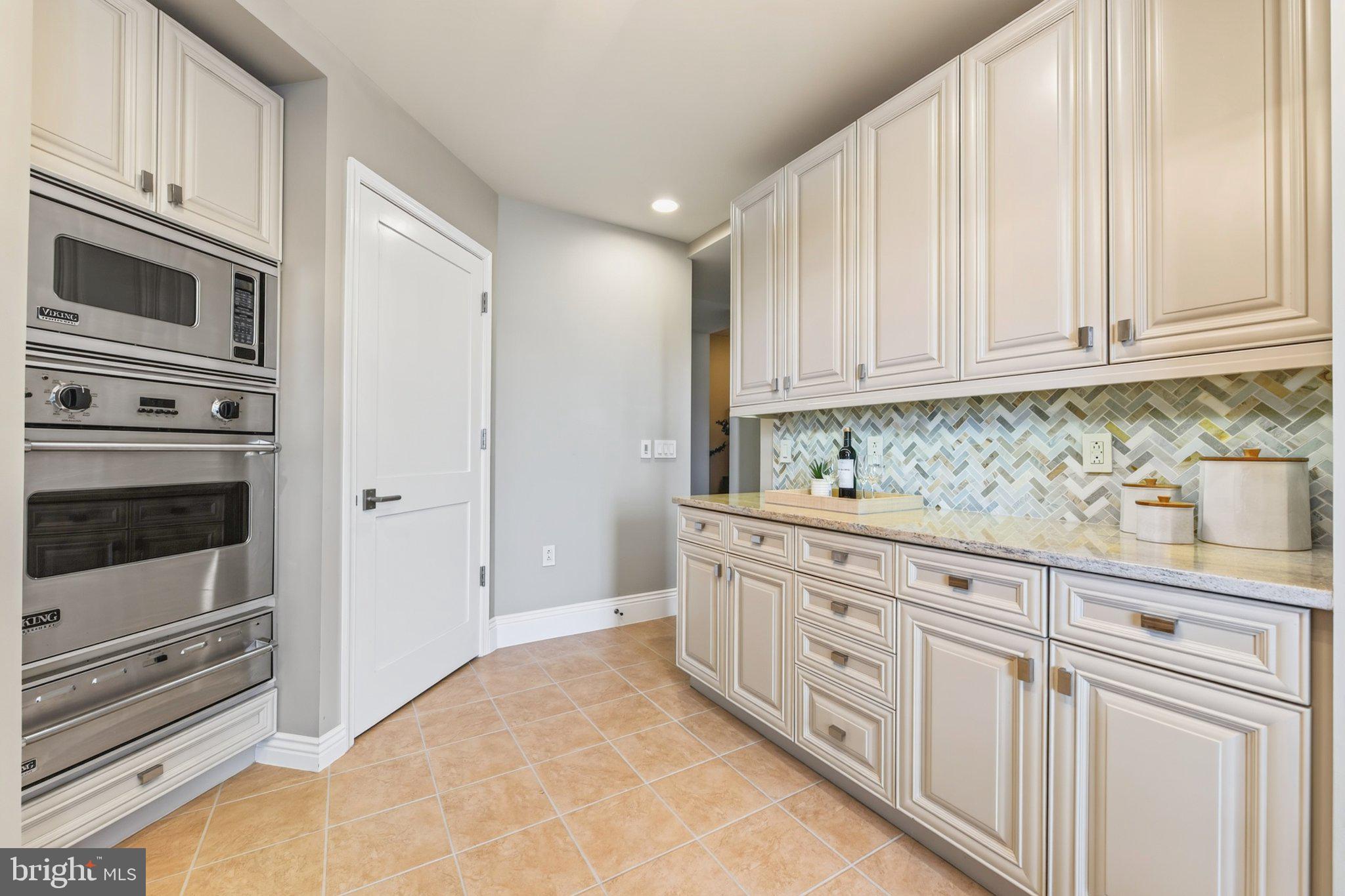 11990 Market Street, Unit 2115 Reston, VA 20190 - Photo 20 of 51 Large pantry