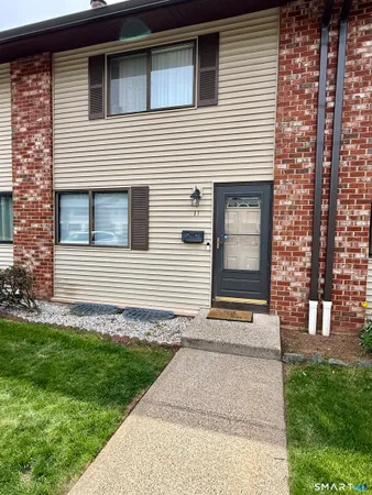 $259,900 | 11 Coronado Drive, Unit 11, Newington, CT 06111