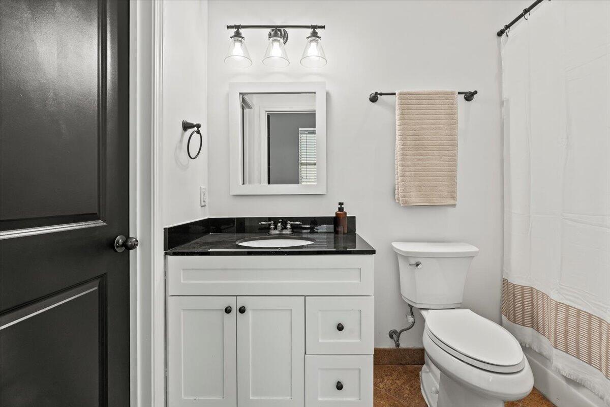 936 Broad Street, Unit 214 Augusta, GA 30901 - Photo 27 of 35 16-Bathroom 1