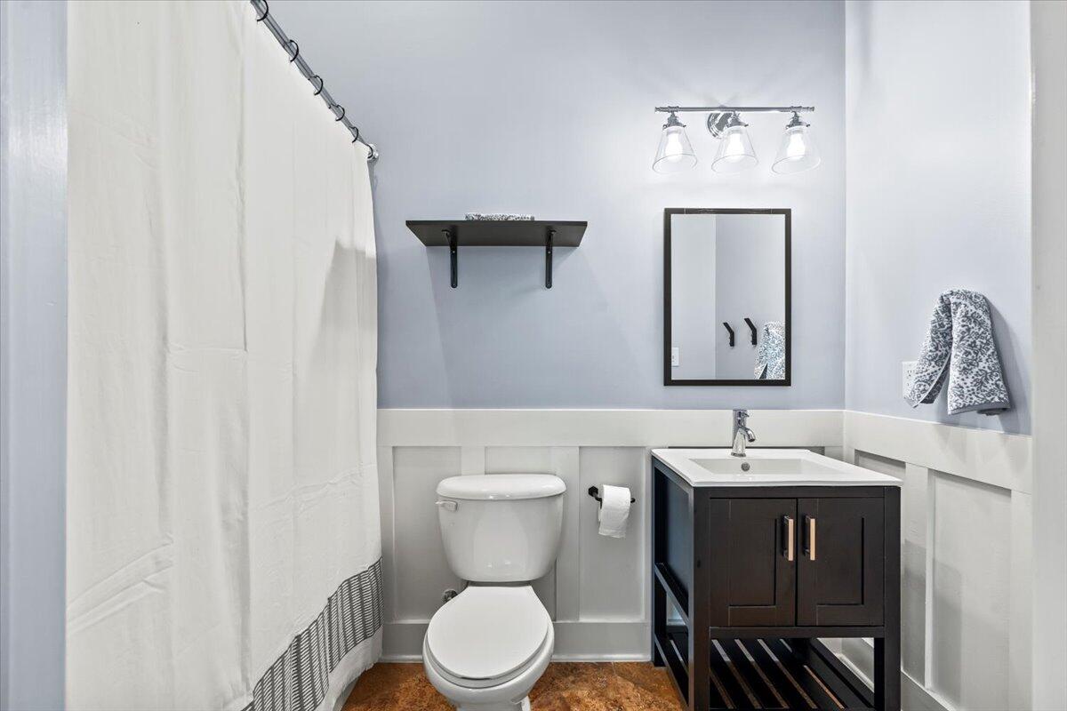 936 Broad Street, Unit 214 Augusta, GA 30901 - Photo 32 of 35 21-Bathroom 2