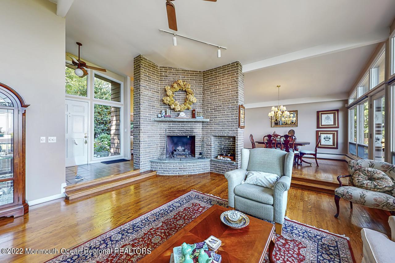 9 Hook Harbor Road Atlantic Highlands, NJ 07716 - Photo 11 of 31 Living Room w/gas fireplace