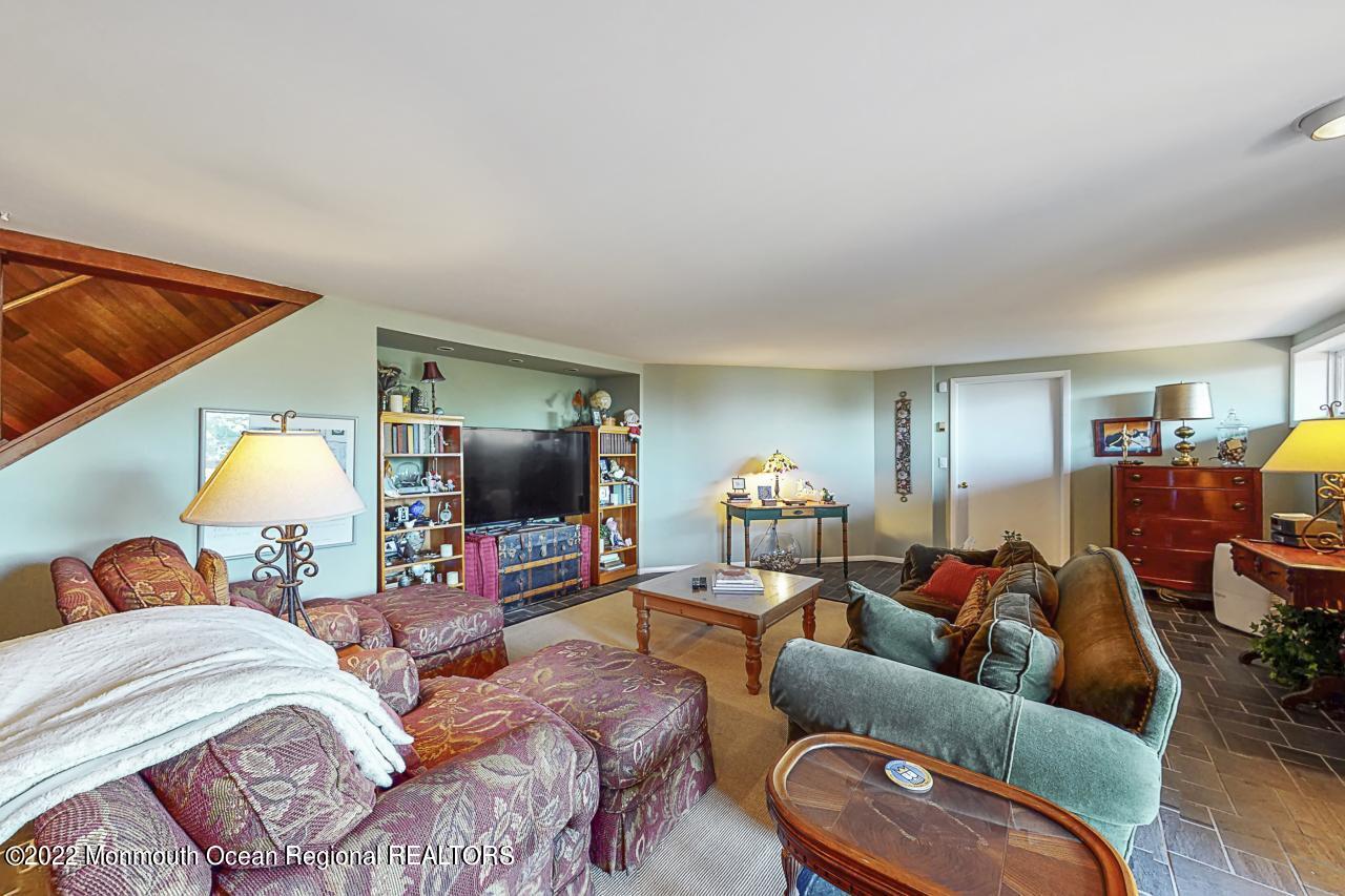 9 Hook Harbor Road Atlantic Highlands, NJ 07716 - Photo 23 of 31 Family Room