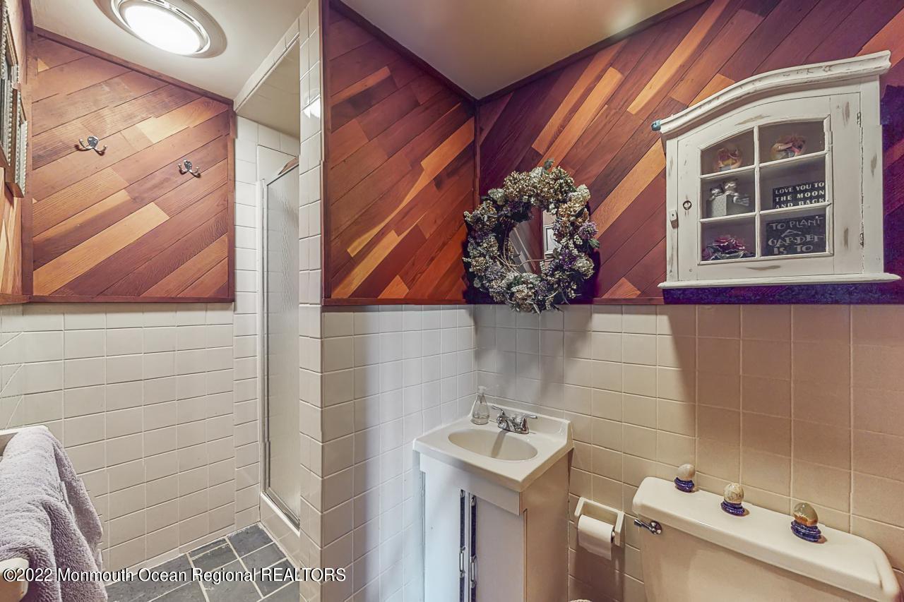 9 Hook Harbor Road Atlantic Highlands, NJ 07716 - Photo 26 of 31 Full Bath