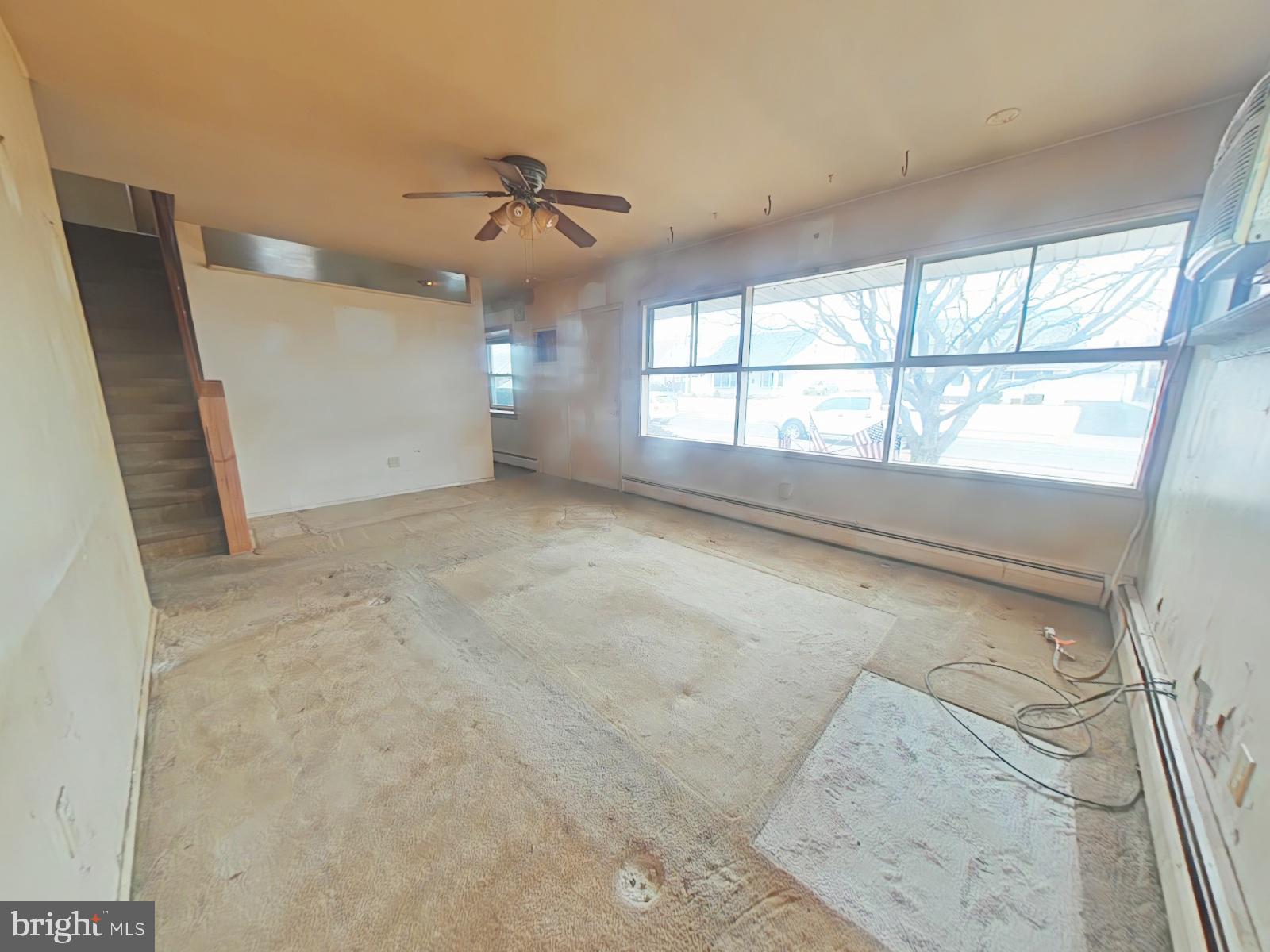 2834 Newberry Road Philadelphia, PA 19154 - Photo 4 of 44 Living Room
