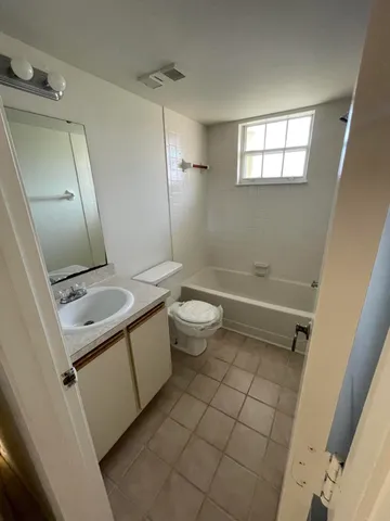 $1,750 | 1550 Southeast Royal Green Circle, Unit P203, Port St. Lucie, FL 34952