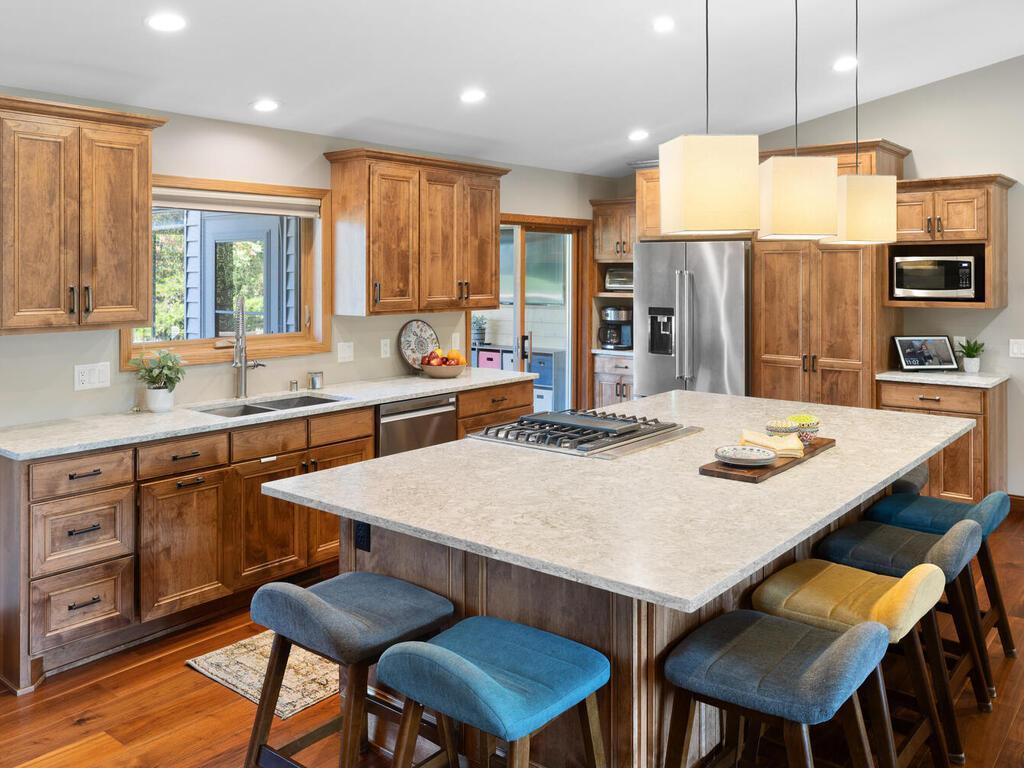 6460 Fallbrook Road Eden Prairie, MN 55344 - Photo 12 of 47