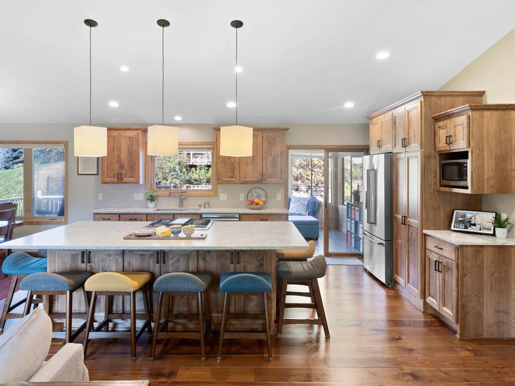 6460 Fallbrook Road Eden Prairie, MN 55344 - Photo 2 of 47