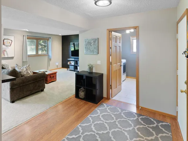 $600,000 | 6460 Fallbrook Road, Eden Prairie, MN 55344