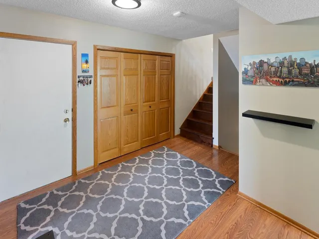 $600,000 | 6460 Fallbrook Road, Eden Prairie, MN 55344