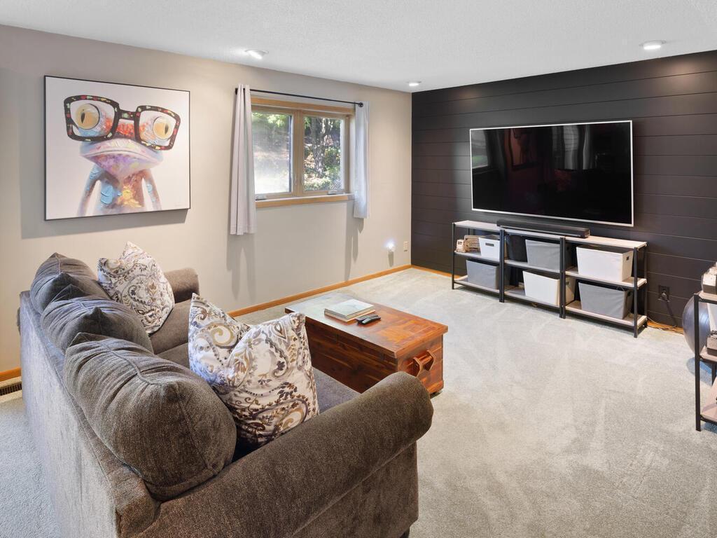 6460 Fallbrook Road Eden Prairie, MN 55344 - Photo 32 of 47