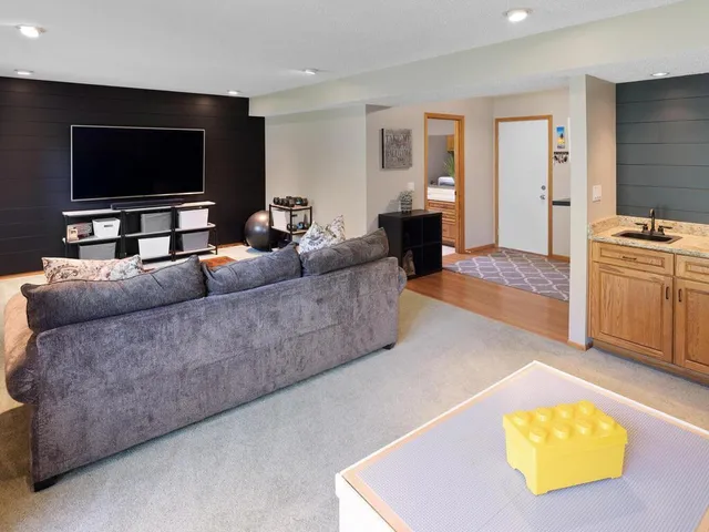 $600,000 | 6460 Fallbrook Road, Eden Prairie, MN 55344