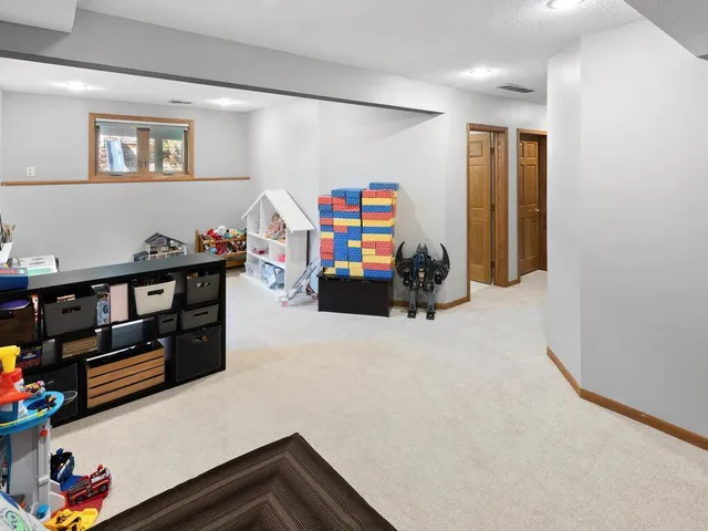 $600,000 | 6460 Fallbrook Road, Eden Prairie, MN 55344