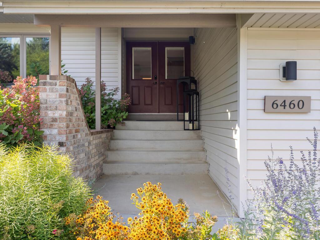 6460 Fallbrook Road Eden Prairie, MN 55344 - Photo 8 of 47