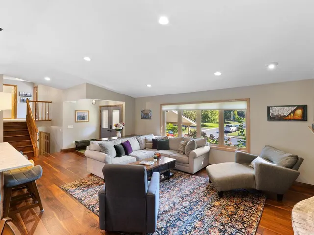 $600,000 | 6460 Fallbrook Road, Eden Prairie, MN 55344