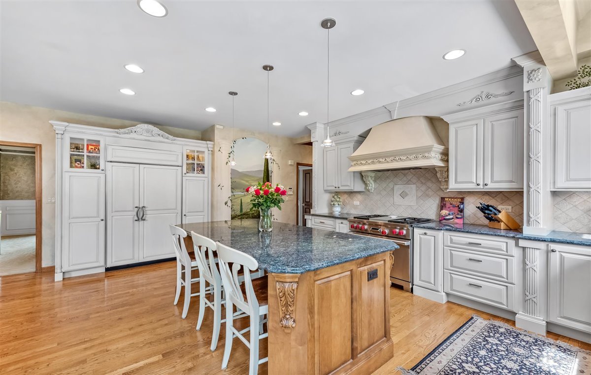 2804 Turnberry Road St. Charles, IL 60174 - Photo 3 of 57