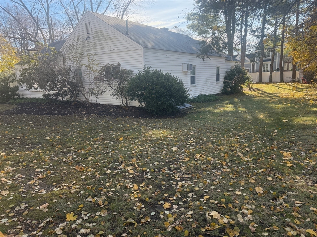 22 Nightingale Path Newton, MA 02459 - Photo 4 of 5