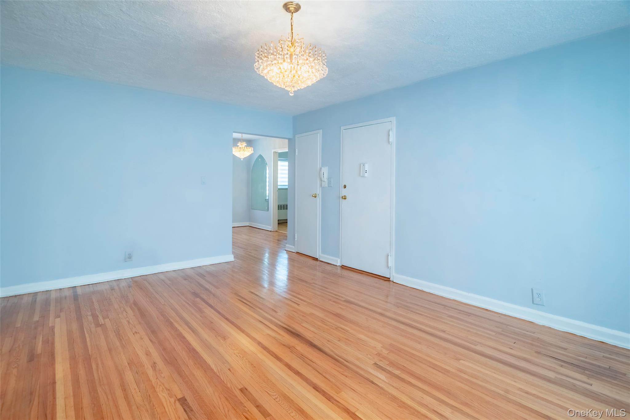 221 Middle Neck Road, Unit G5 Great Neck, NY 11021 - Photo 8 of 32 Gallery Image 8