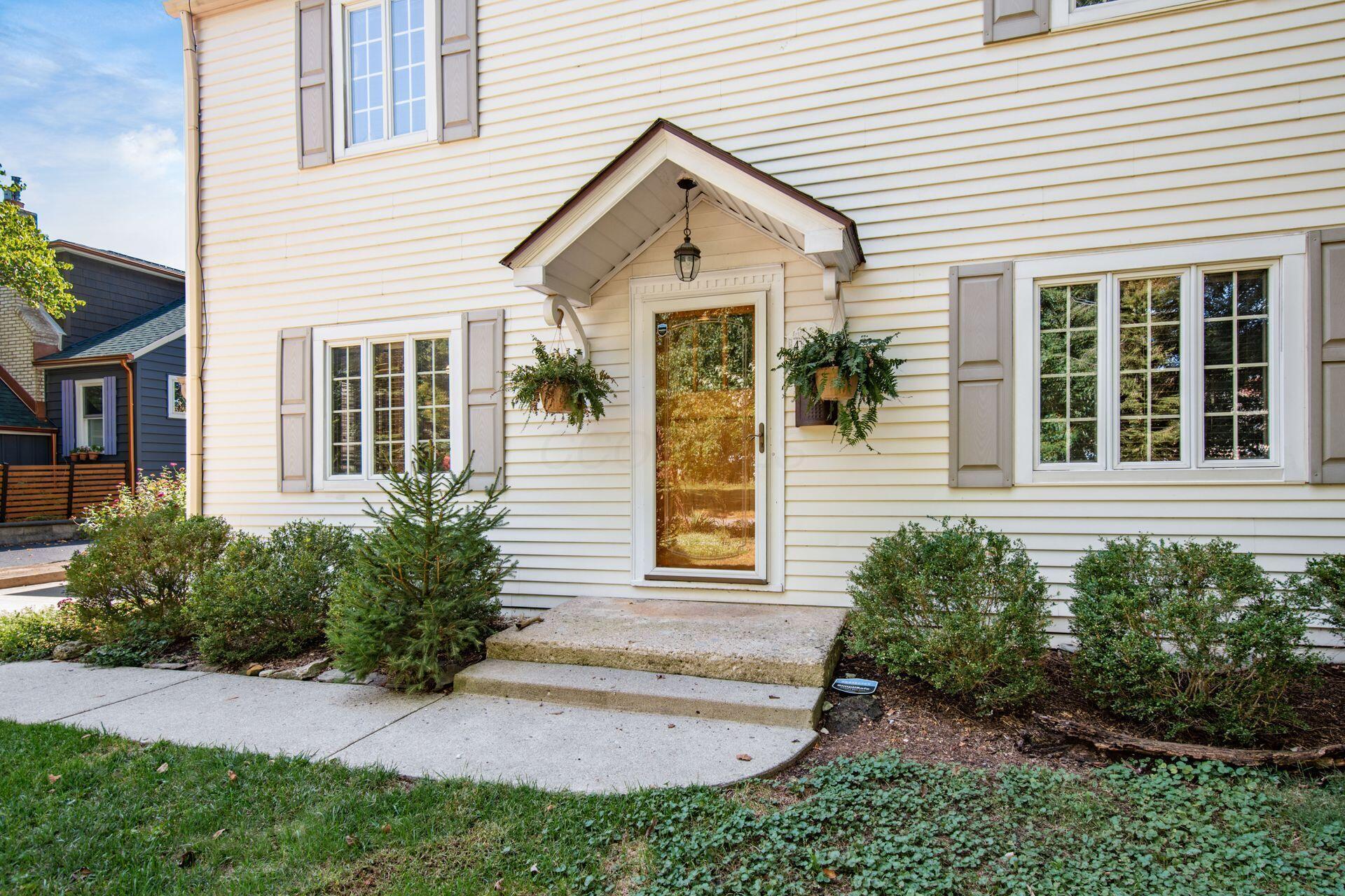411 Garden Road Columbus, OH 43214 - Photo 2 of 40 exterior front