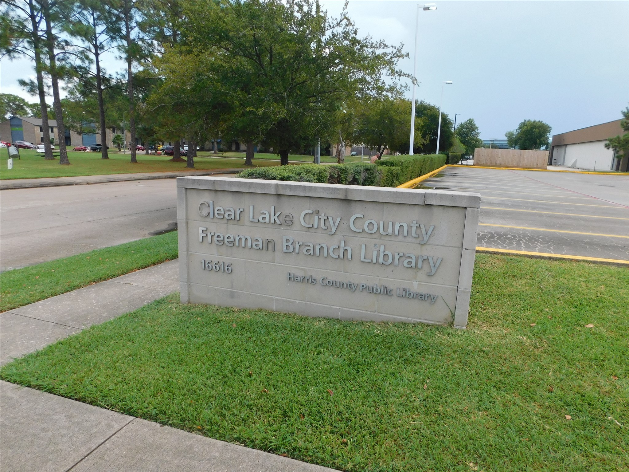 1517 Silverpines Road Houston, TX 77062 - Photo 14 of 15 PICK UP A BOOK ANYTIME