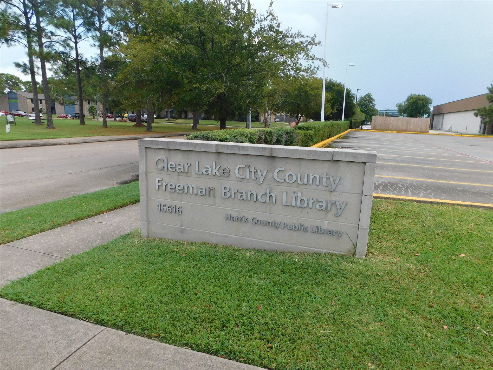 1517 Silverpines Road Houston, TX 77062 - Photo 14 of 15 PICK UP A BOOK ANYTIME