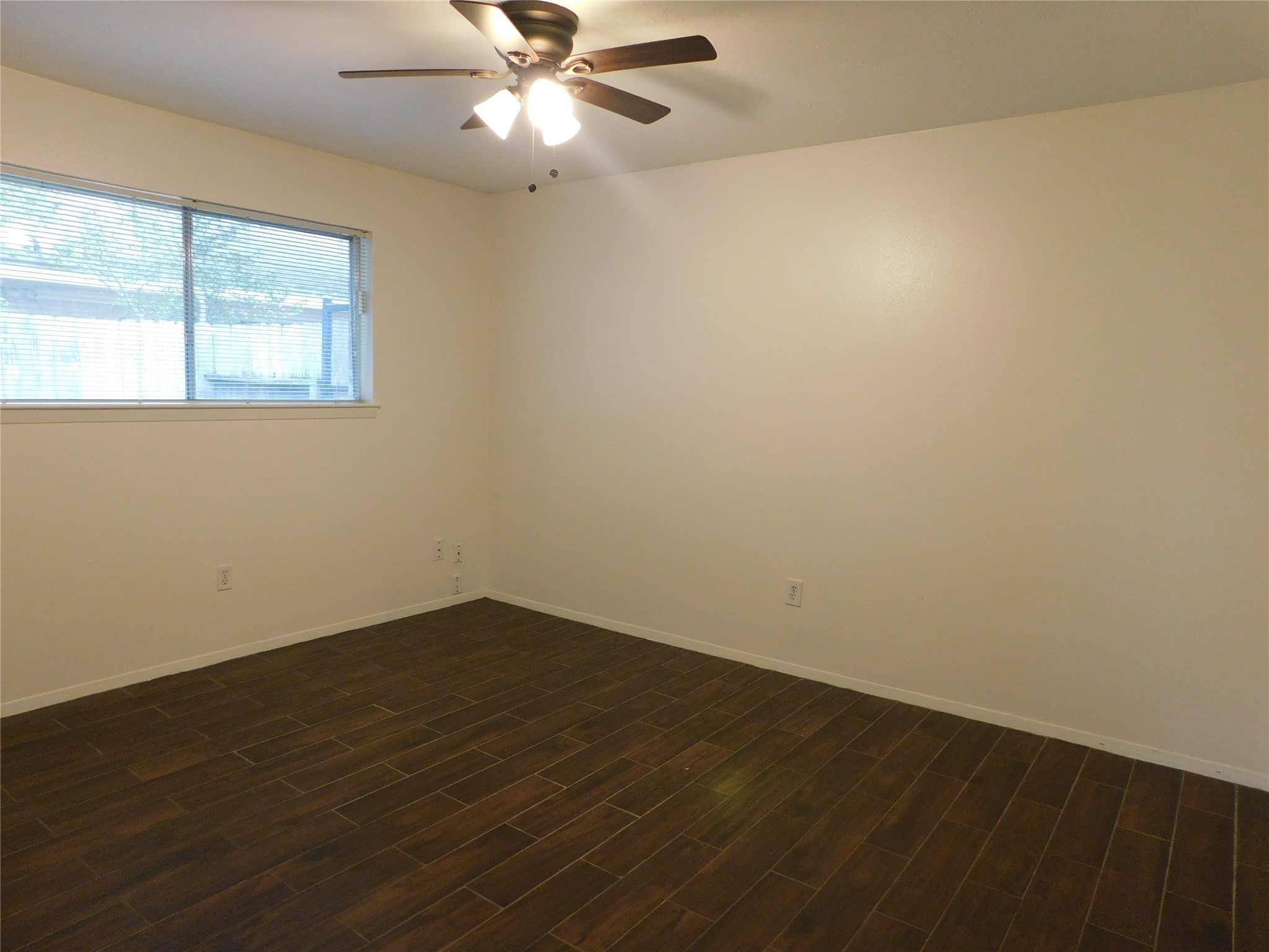 1517 Silverpines Road Houston, TX 77062 - Photo 7 of 15