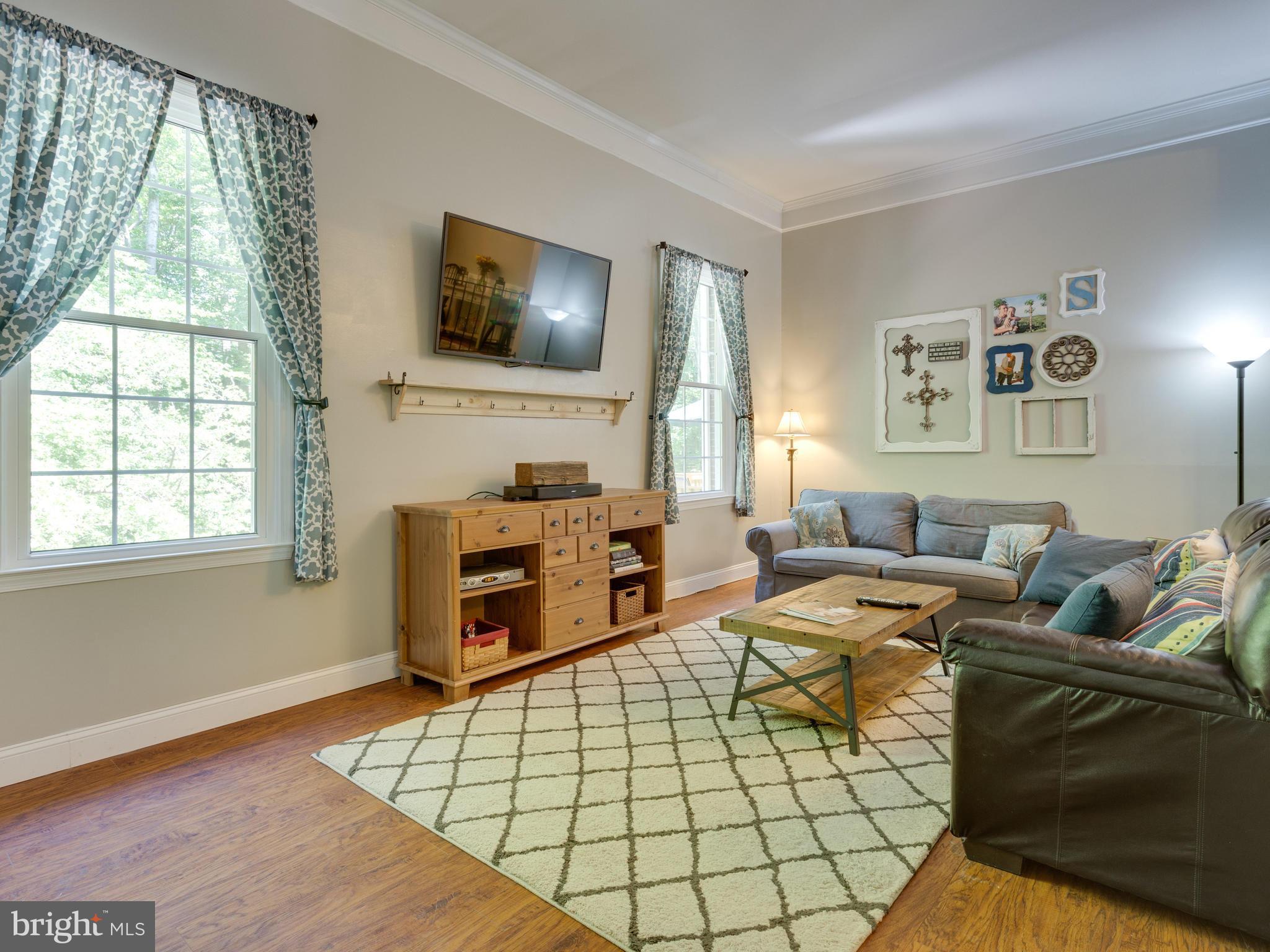 5698 Kirkham Court Springfield, VA 22151 - Photo 9 of 29 Living Room