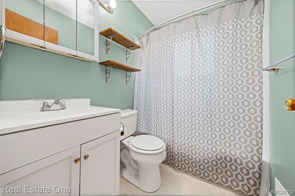 12107 19 Mile Road Sterling Heights, MI 48313 - Photo 10 of 20