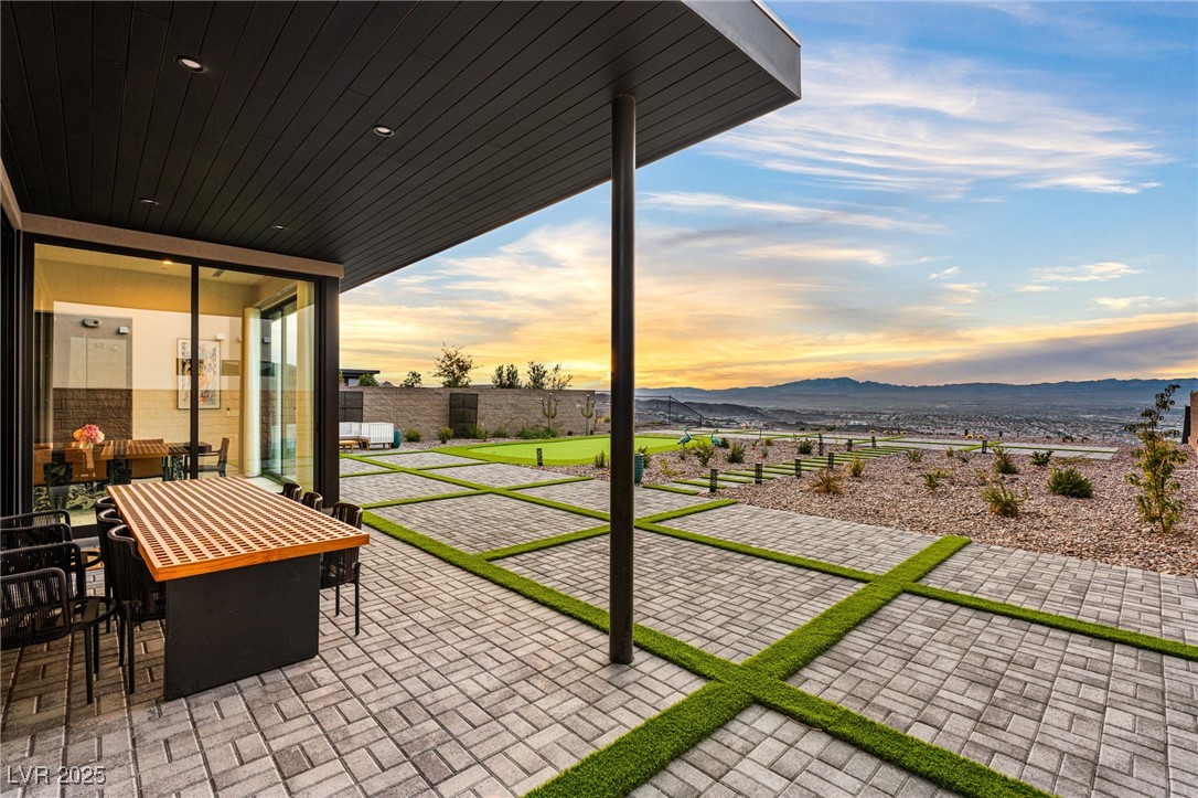 569 Overlook Rim Drive Henderson, NV 89012 - Photo 14 of 73