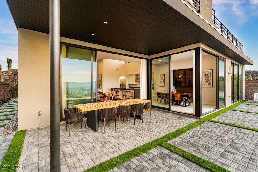 569 Overlook Rim Drive Henderson, NV 89012 - Photo 15 of 73