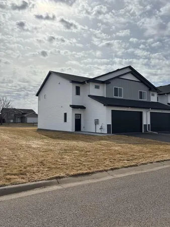 $279,900 | 2117 Cleveland Way South, Cambridge, MN 55008