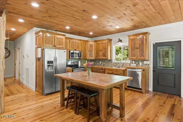 $560,000 | 108 Chock Creek Road, Johnson City, TN 37601