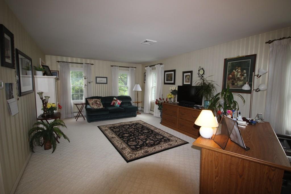 116 Fiske Hill Road Sturbridge, MA 01566 - Photo 5 of 29 Gallery Image 5