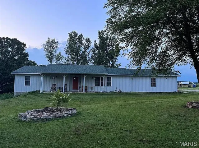 $344,500 | 23784 Maries Road 410, Belle, MO 65013