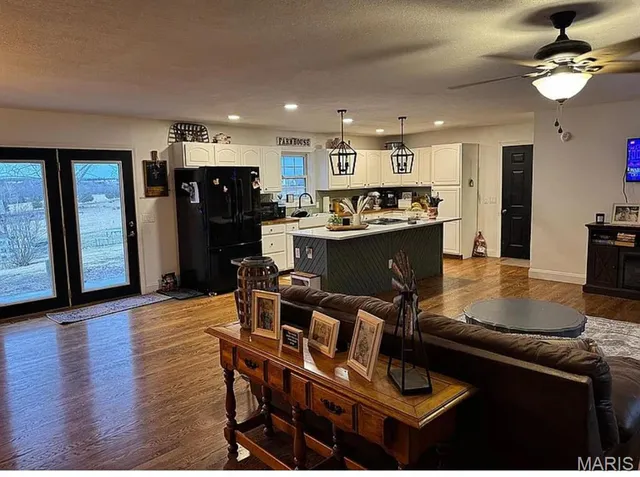 $344,500 | 23784 Maries Road 410, Belle, MO 65013