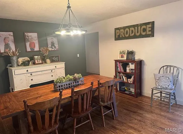 $344,500 | 23784 Maries Road 410, Belle, MO 65013