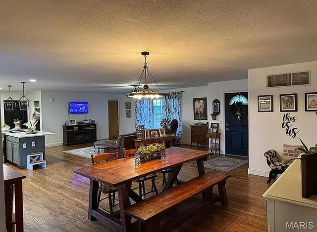 $344,500 | 23784 Maries Road 410, Belle, MO 65013